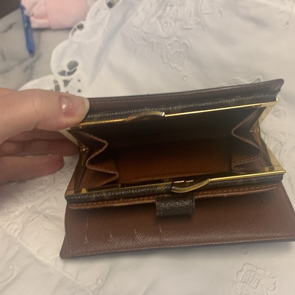 Louis Vuitton Agenda Wallet - Picture 12 of 15
